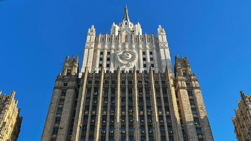Все больше украинцев открыты к переговорам с Россией, пишет NYT