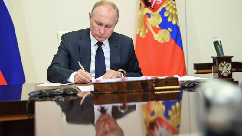 Путин подписал закон, упрощающий процедуру регистрации ККТ