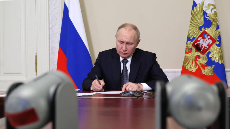 Путин подписал закон, упрощающий процедуру регистрации ККТ